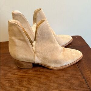 Free People Charm Double V Tan‎ Suede Ankle Boots 8-8.5